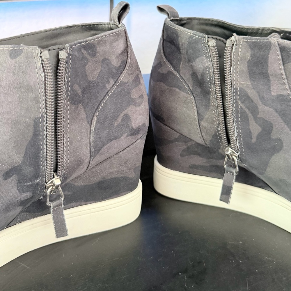 MIA Black Camouflage Ankle Booties - Picture 5 of 6
